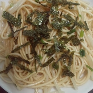 ネギ・もやし・キャベツ・海苔で焼きうどん☆